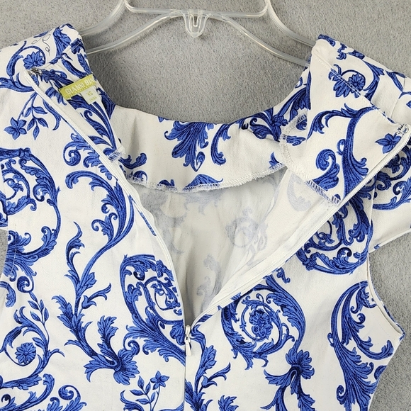 Blue and White Patterned Women's Top Capped Sleeve Gianni Bini Size XS - Picture 4 of 8